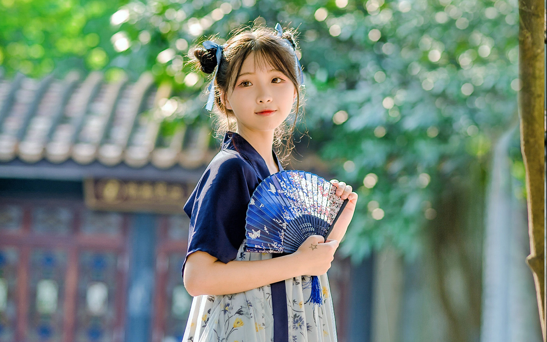 热播封面